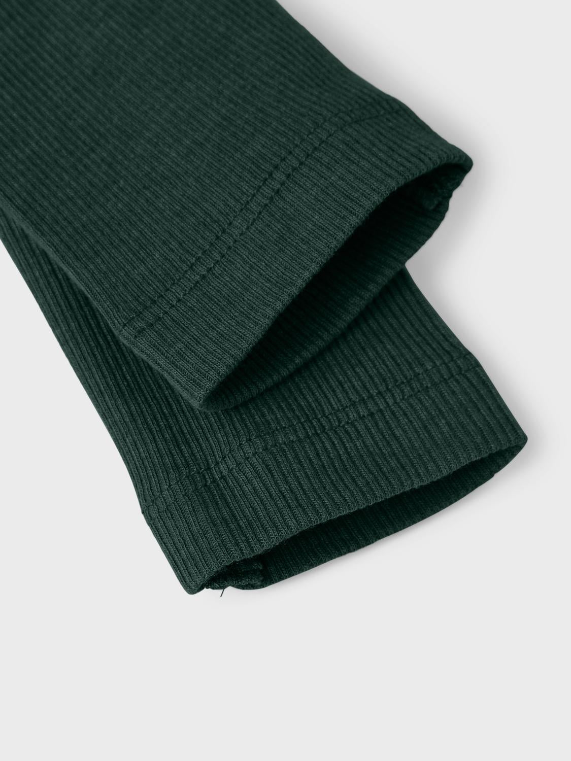 model_shot-front_full